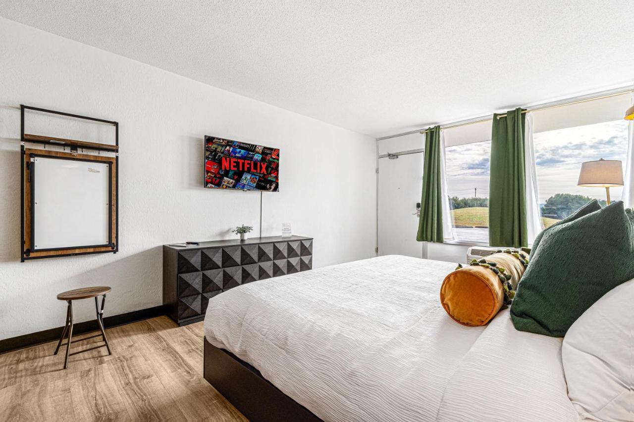 Copperhill The Mallard Hotel & Suites מראה חיצוני תמונה